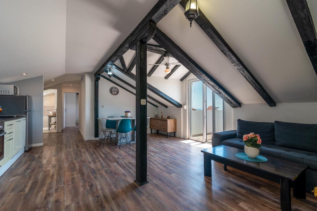 Apartments Dobrila Kastel Novi Екстер'єр фото