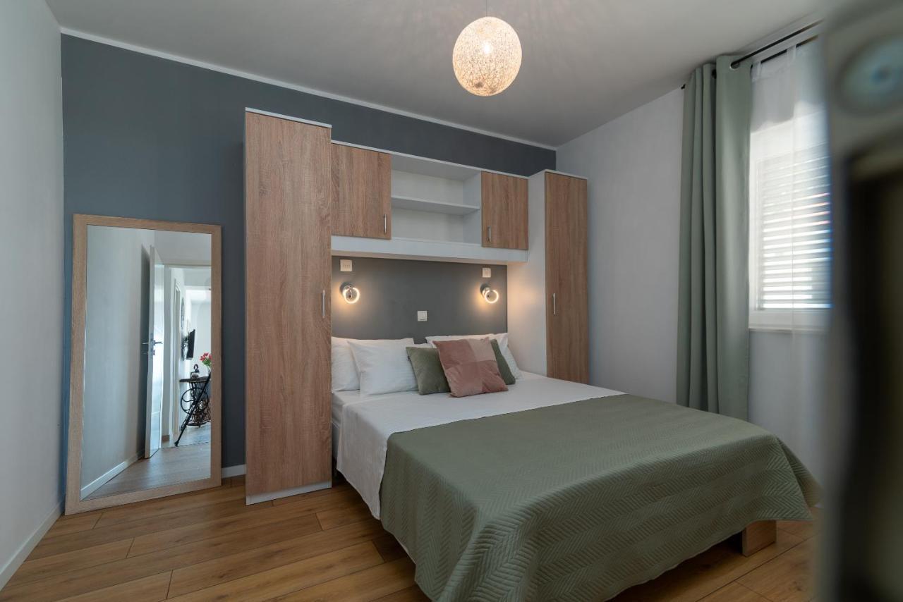 Apartments Dobrila Kastel Novi Екстер'єр фото