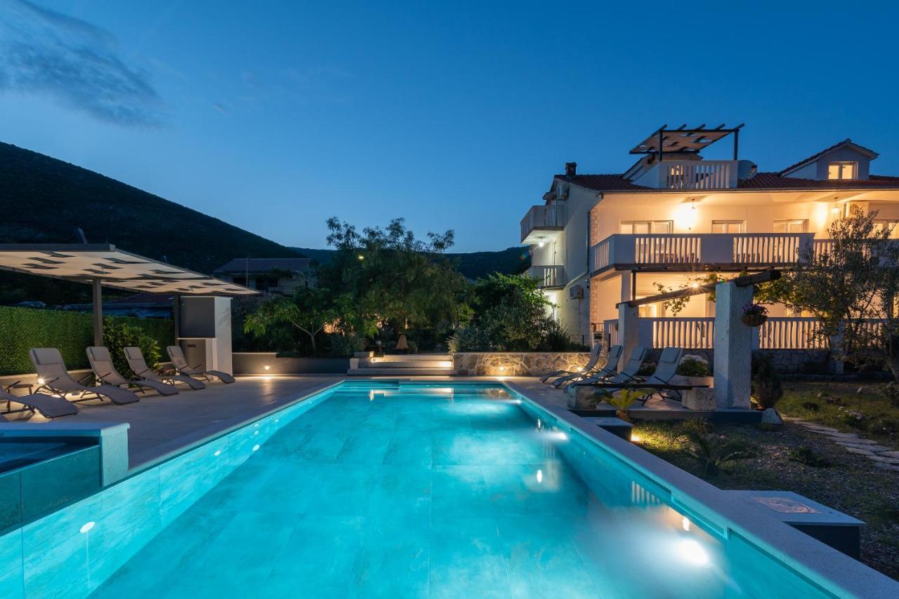 Apartments Dobrila Kastel Novi Екстер'єр фото