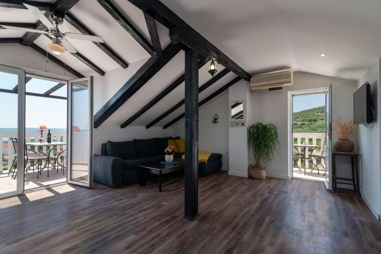 Apartments Dobrila Kastel Novi Екстер'єр фото