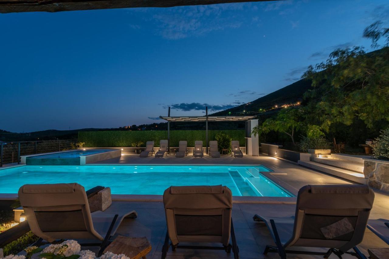 Apartments Dobrila Kastel Novi Екстер'єр фото